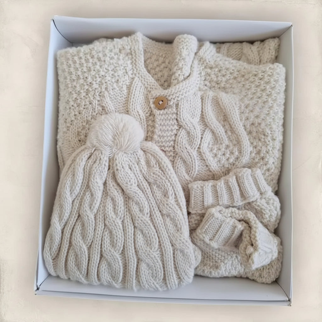 CONJUNTO MACACÃO, GORRO E CARAPINS